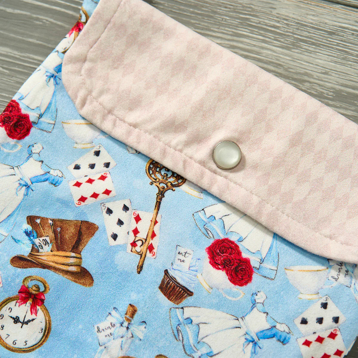 Oh Wonderland Purse - Bella June's Boutique